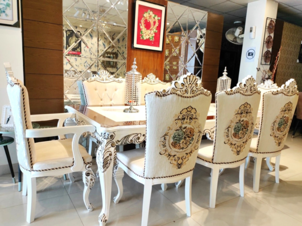Elegant Dining Table Designs for Modern Family Spaces - Image 18