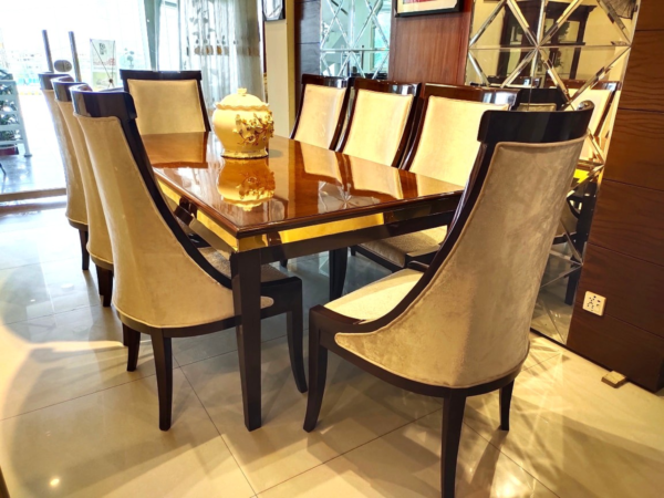 Elegant Dining Table Designs for Modern Family Spaces - Image 13