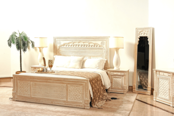 Luxury Royal wooden bed frame double bed design Chiniot furniture new bed sets prices décor Designo Furniture shop