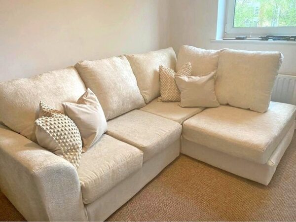 Luxury Leather & Curved Sofa Set 7 Seater Drawing Room Sofa Designs in Lahore Pakistan - Image 6
