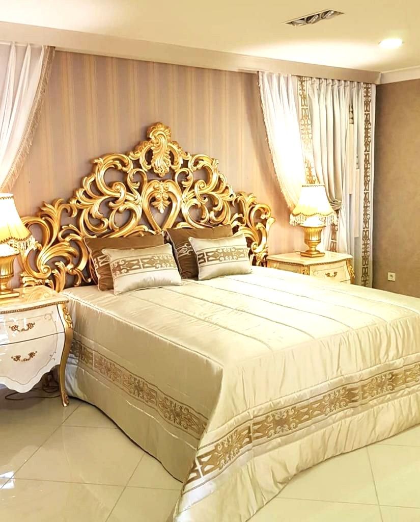 Luxury Solid Wood King Size Bed Design – Sheesham Wood Masterpiece