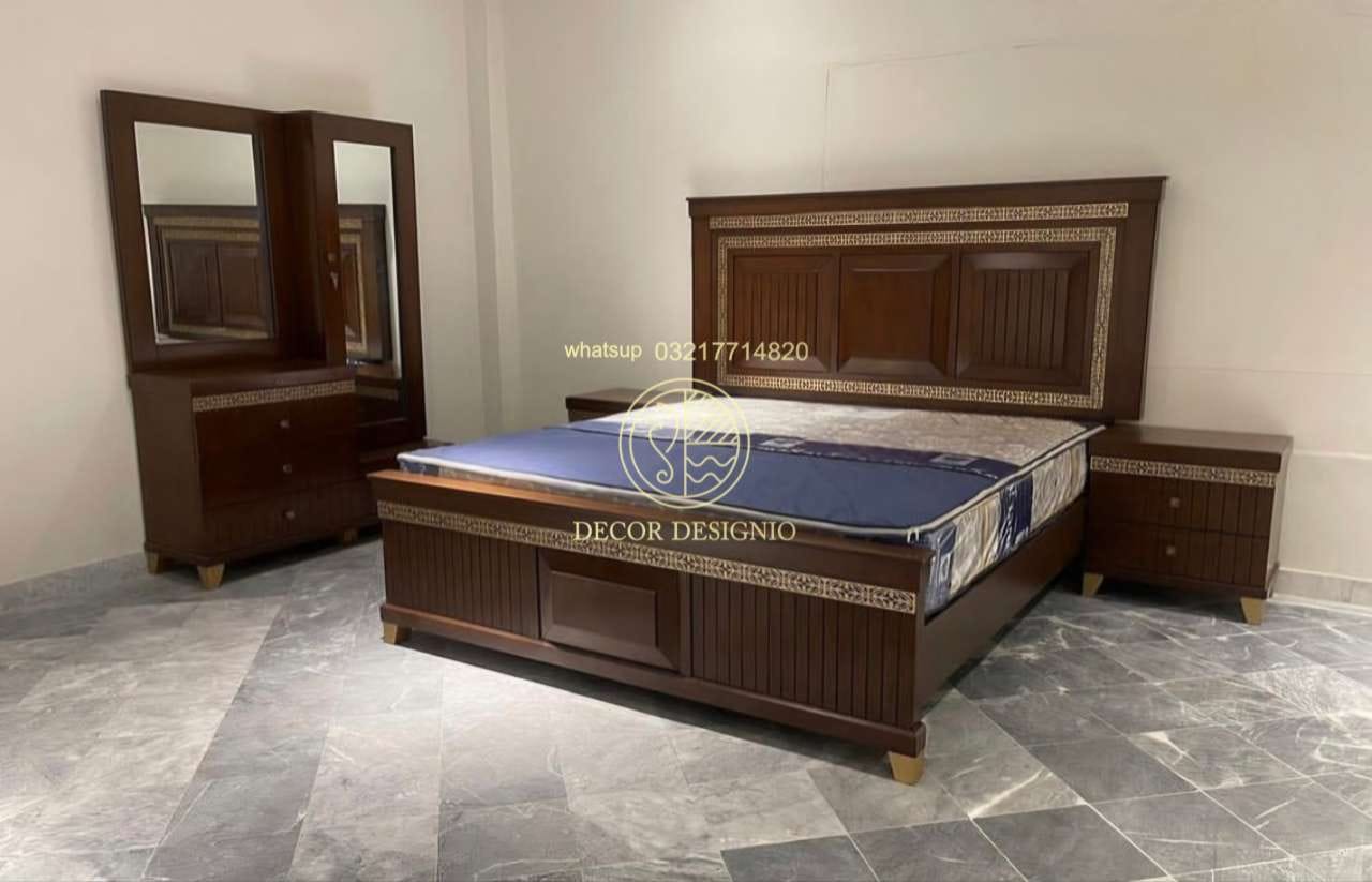 Wooden Chinioti Bed Set Design Luxury King Size Hooker Bedroom Furniture Style - Image 4