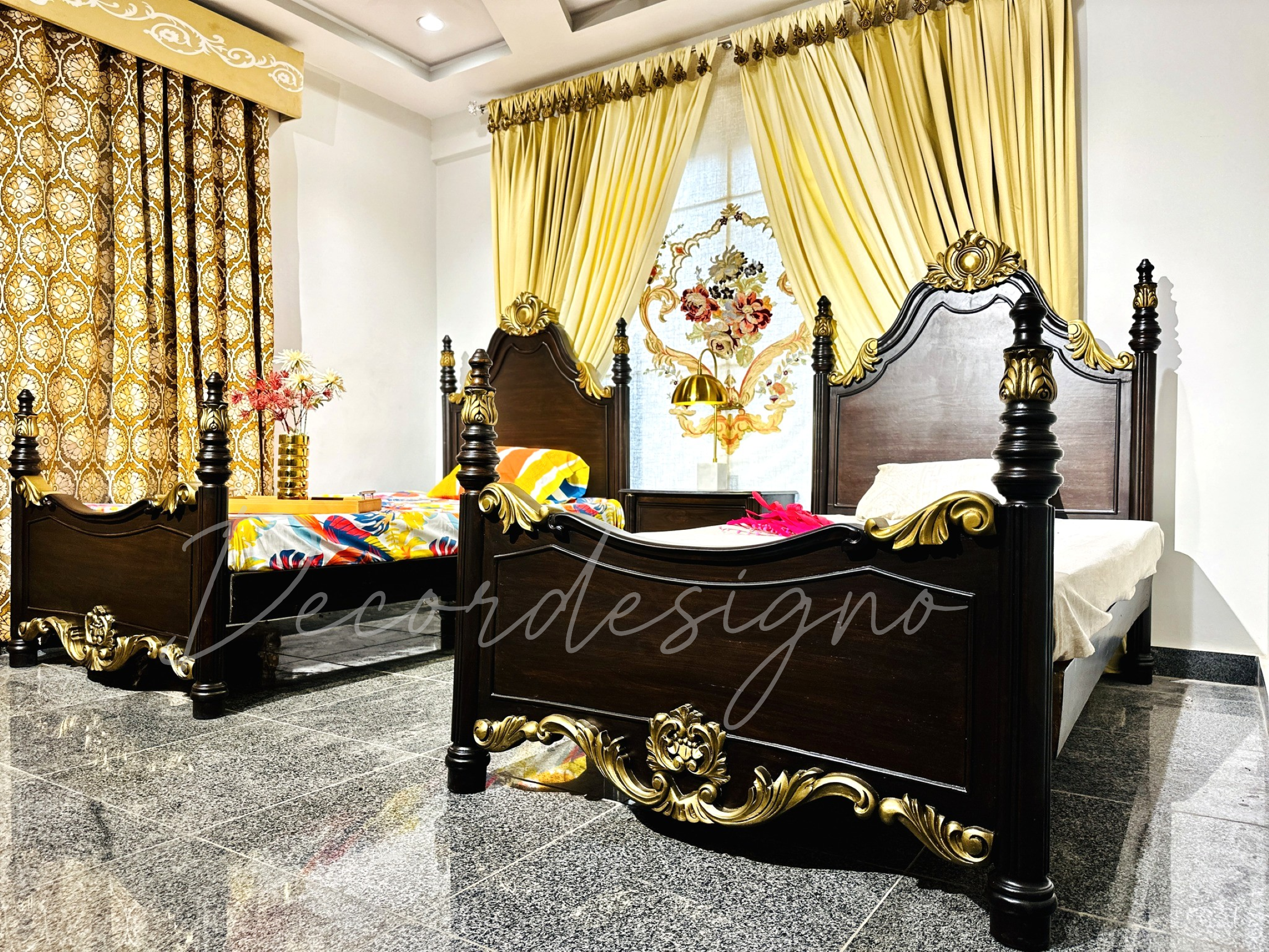 Luxury Solid Wood King Size Bed Design – Sheesham Wood Masterpiece