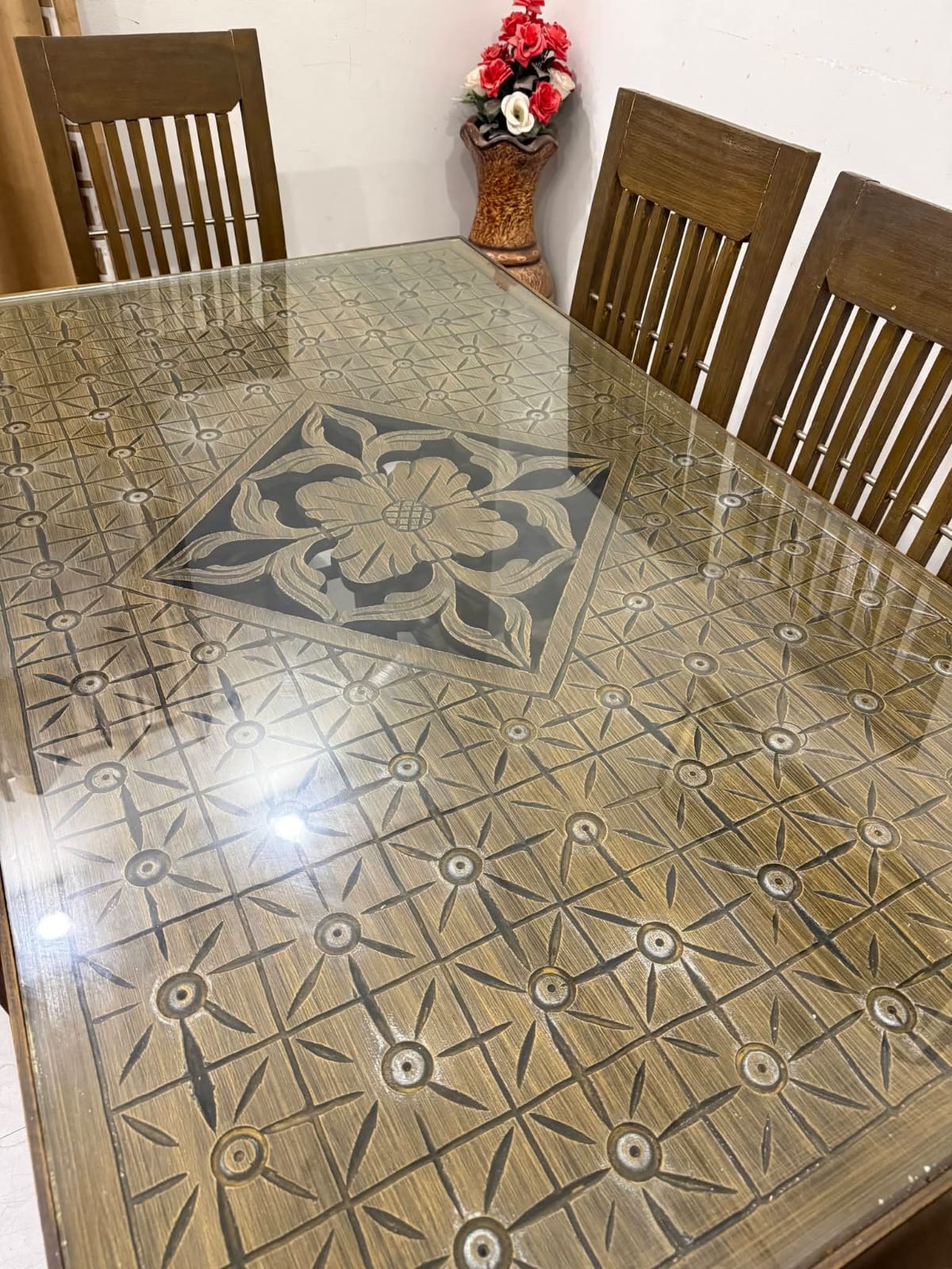 dining-table-for-6-persons-solid-wood