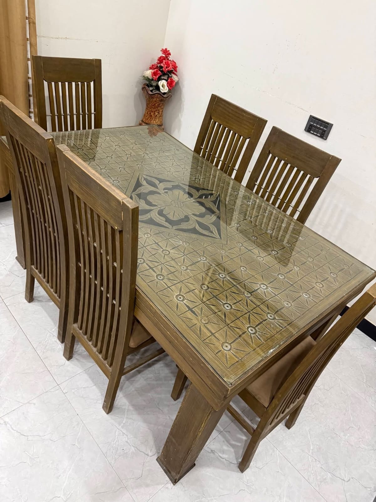 dining-table-for-6-persons-solid-wood
